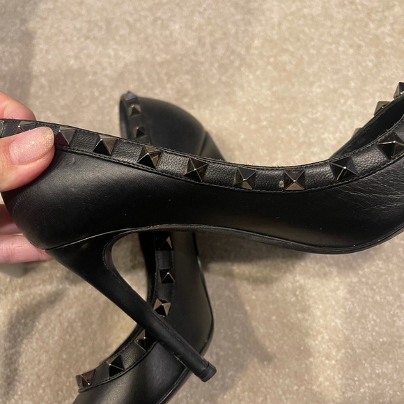 100% Authentic Valentino Noir Rockstud Pumps - 37 - Picture 9 of 12